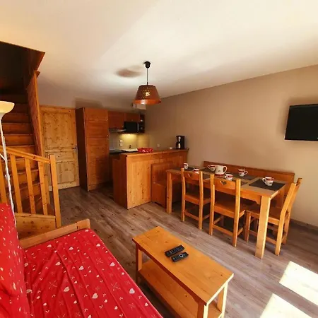 Confortable Duplex Au Pied Des Pistes, 3 Pieces, 6 Couchages, 2 Sdb, Balcon Sud